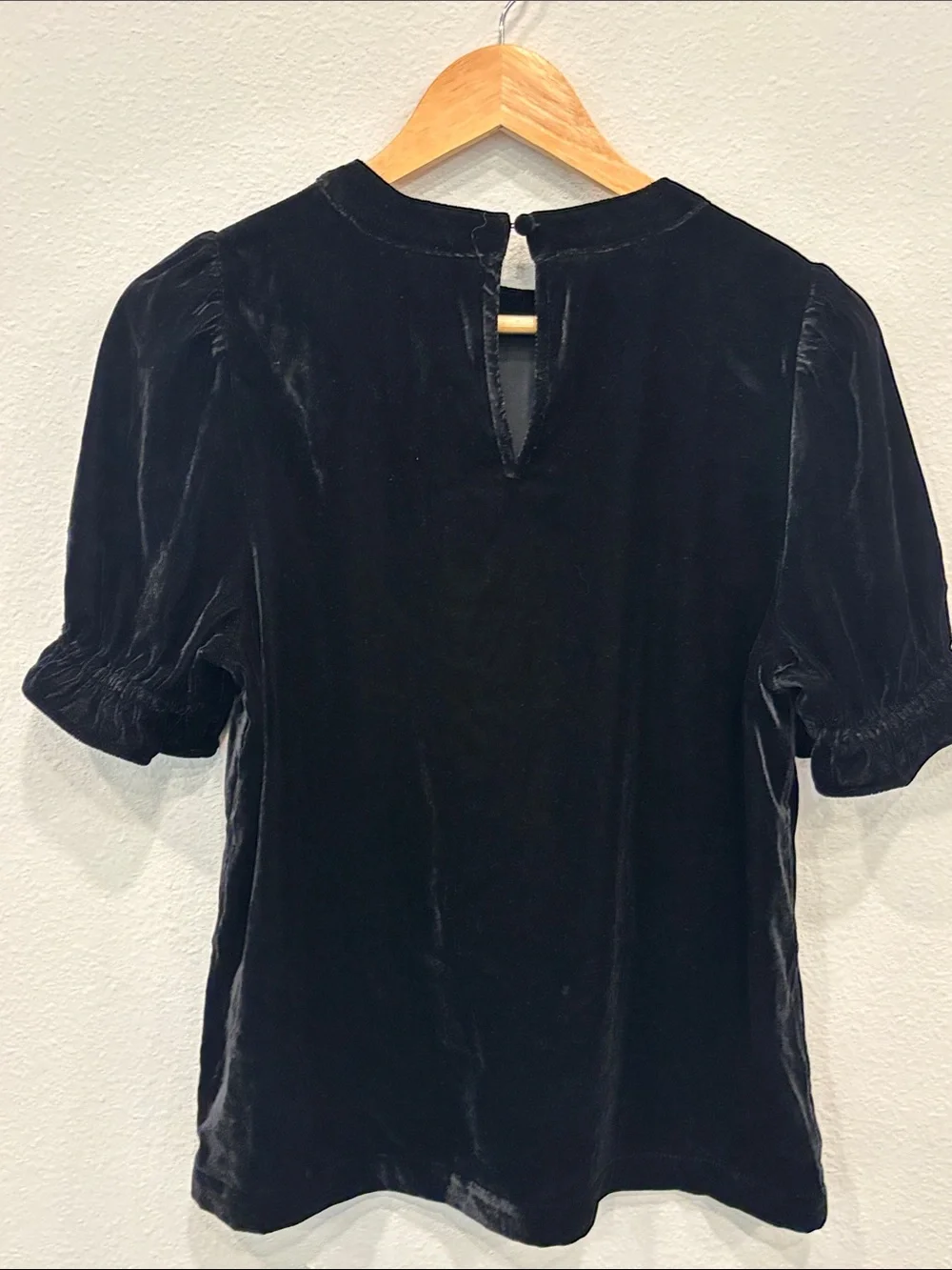 J. Crew Women’s Black Velvet Puff-Sleeve Blouse Size S
